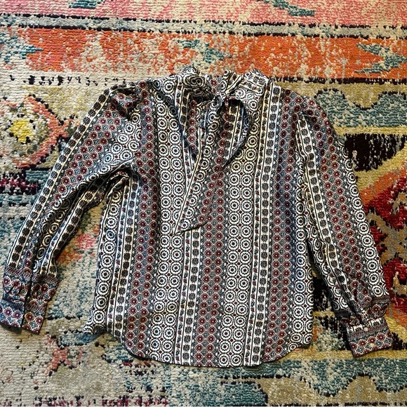 Loft Tiled Tie Back Mock Neck Blouse size S NWT - Picture 3 of 8